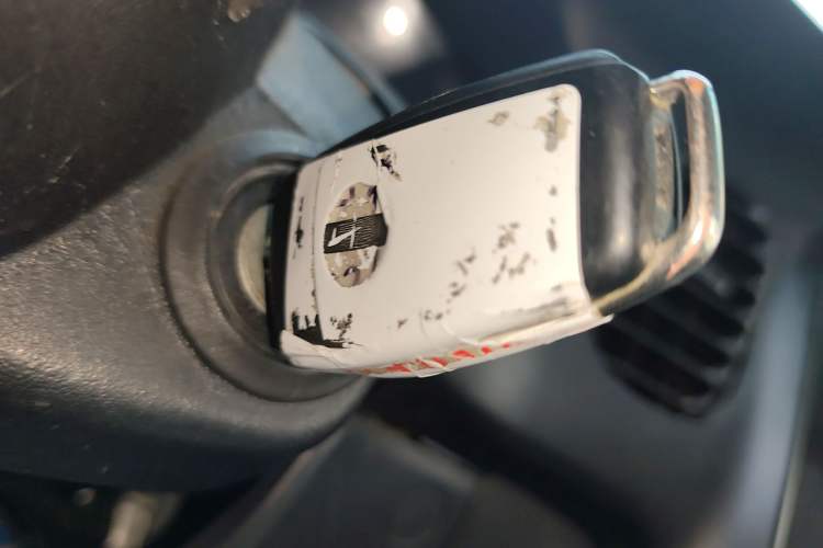 Used JAC Group Refine 2015 2.0L Shuttle Gasoline Long-Wheelbase Comfort Version HFC4GA3-3D
