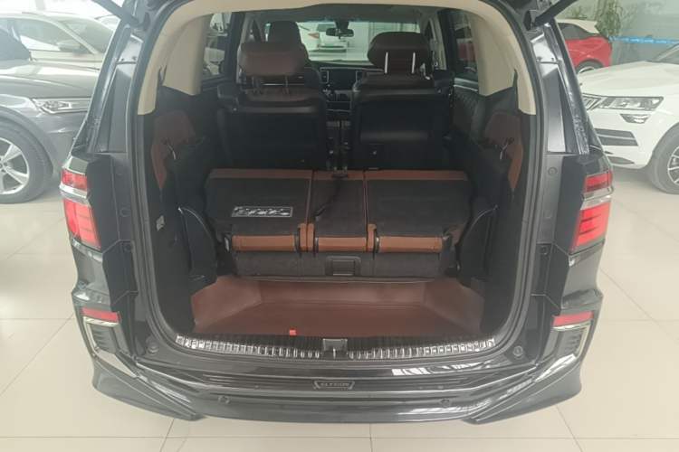 Used Honda Elysion 2019 2.0L Hybrid Supreme Edition Trunk