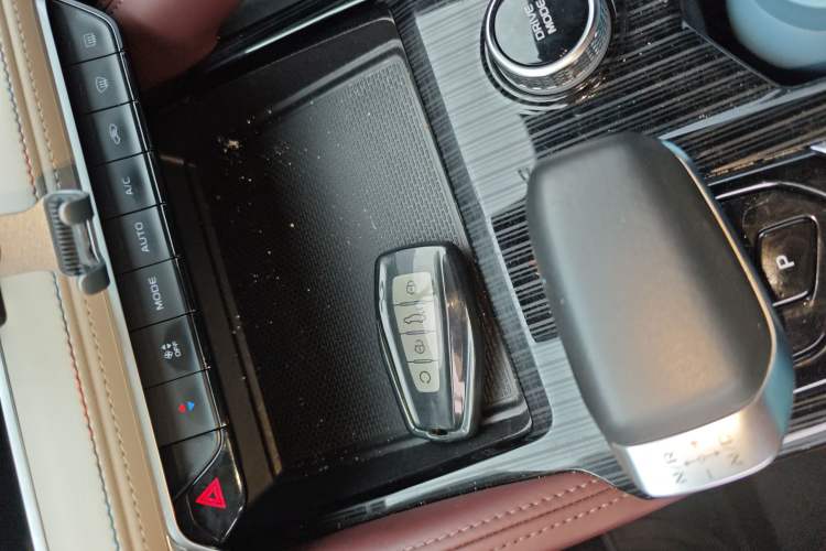 Used Geely Auto Monjaro L 2021 2.0TD DCT EVO Two-Wheel Drive Prestige Version Vehicle Key