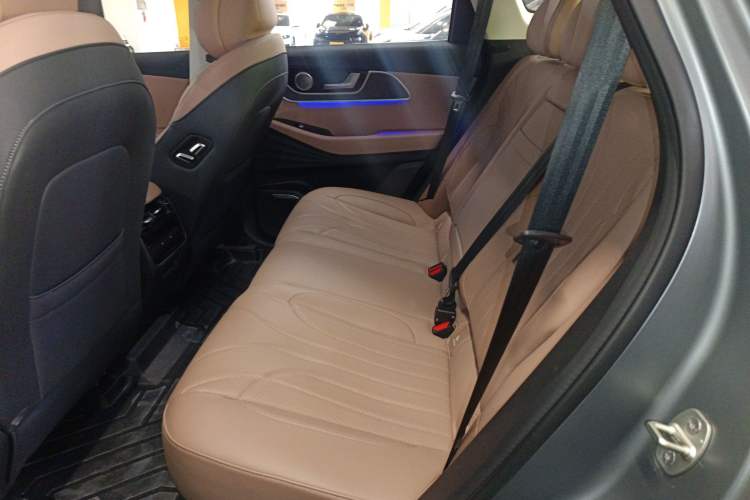 Used Chery Tiggo 8 L 2024 2.0T Two-Wheel Drive Prestige Version 5 Seats
