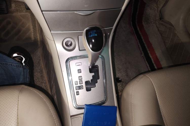 Used BYD F3 2013 1.5L Automatic Standard Edition Gear Lever