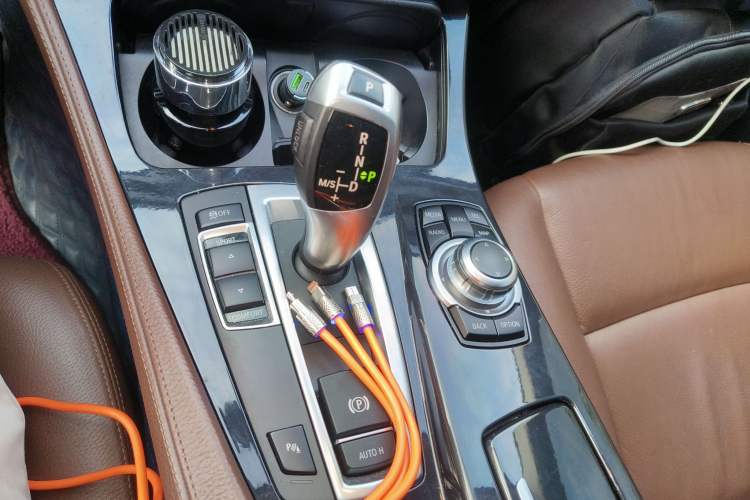 Used BMW 5 Series 2014 520Li Elegant Model
