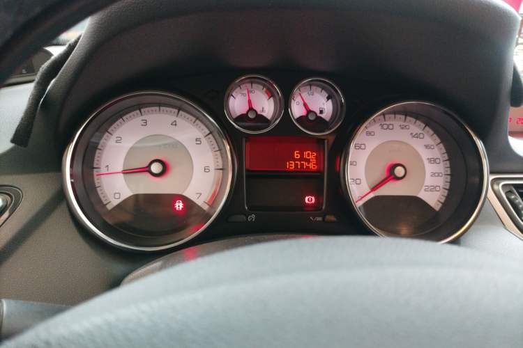 Used Peugeot 308 2013 1.6L Manual Fashion Model