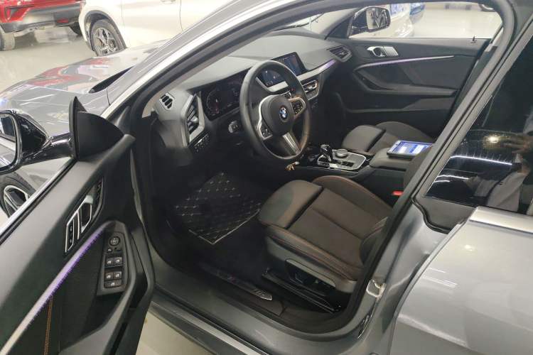 Used BMW 2 Series 2021 225i 4-Door Coupe M Sport Package Driver Seat