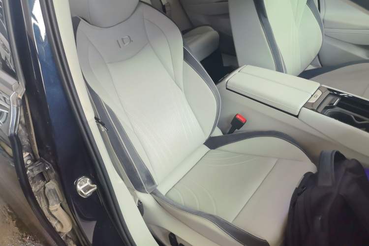 Used Volkswagen ID.7 VIZZION 2024 First Edition Right Front Seat