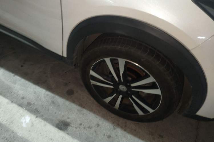 Used Nissan Kicks 2017 1.5L CVT Cool Enjoy Edition Right Front Wheel Hub