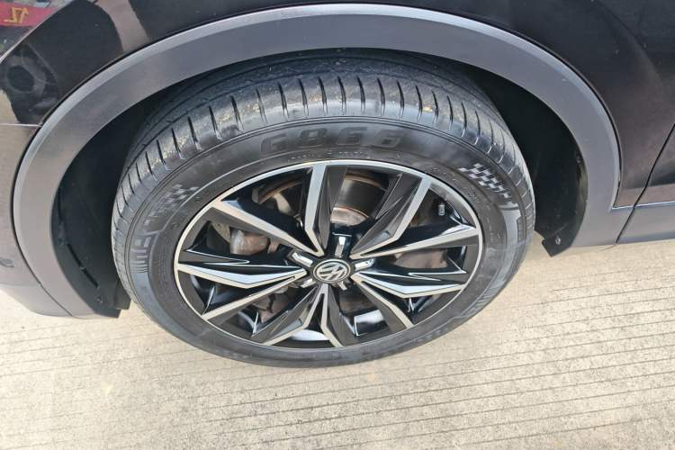 Used Volkswagen Tiguan L 2019 330TSI Automatic Two-Wheel Drive Smart Luxury Version China VI Standard Left Front Wheel Hub