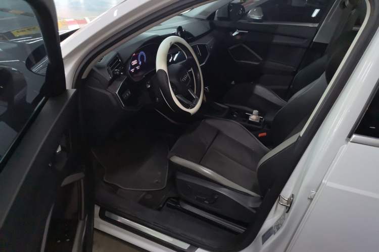 Used Audi Q3 2019 35 TFSI Advanced Dynamic Edition Driver Seat