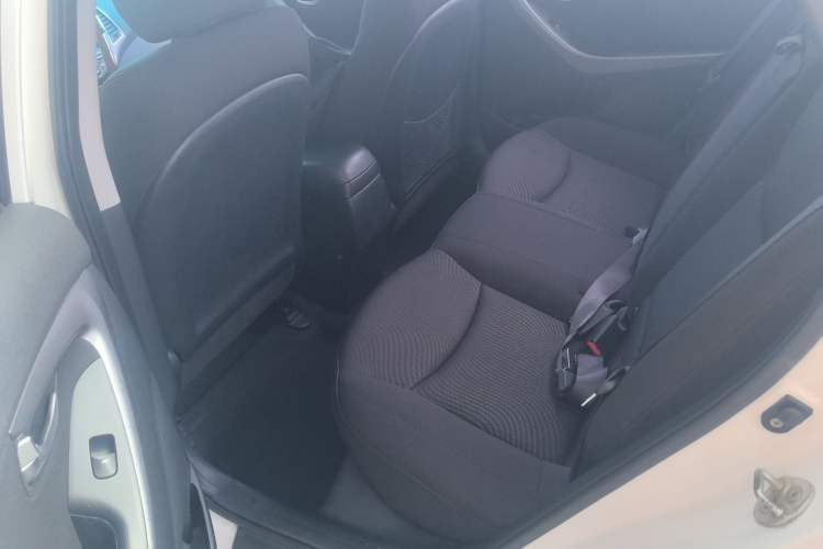 Used Hyundai Elantra (5th Generation / Langdong) 2015 1.6L Automatic Leading Model
