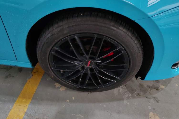 Used Geely Auto Binray 2018 14T CVT Binyi Edition Right Front Wheel Hub