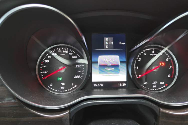 Used Mercedes-Benz V-Class 2018 V 260 Avantgarde Edition China VI
