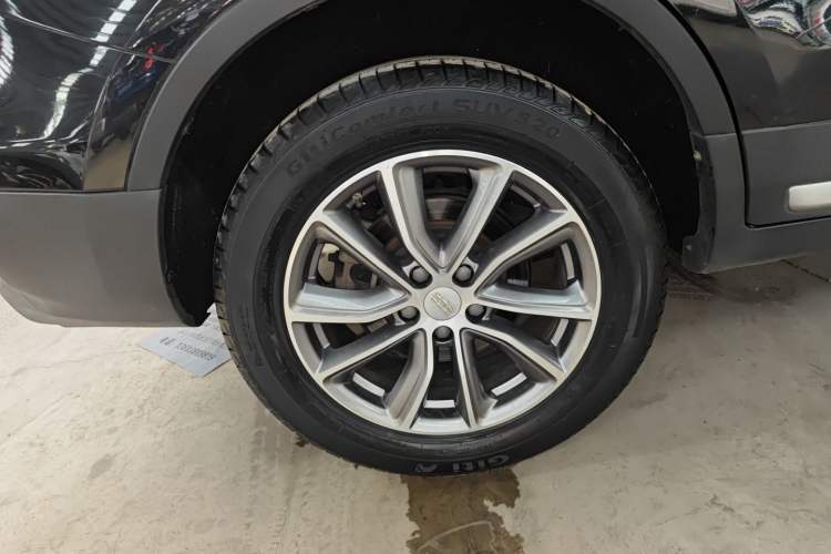 Used Geely Auto Emgrand X7 Sport 2018 1.8TD Automatic Two-Wheel Drive Smart Connect 4G Internet Edition