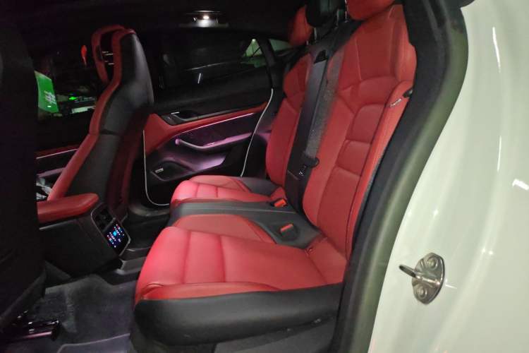 Used Porsche Taycan 2022-Year Restyled Taycan 4S Left Rear Seat