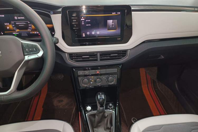 Used Volkswagen Tharu 2025 New Sharp 1.5L Ambitious Edition Audio And AC Panel