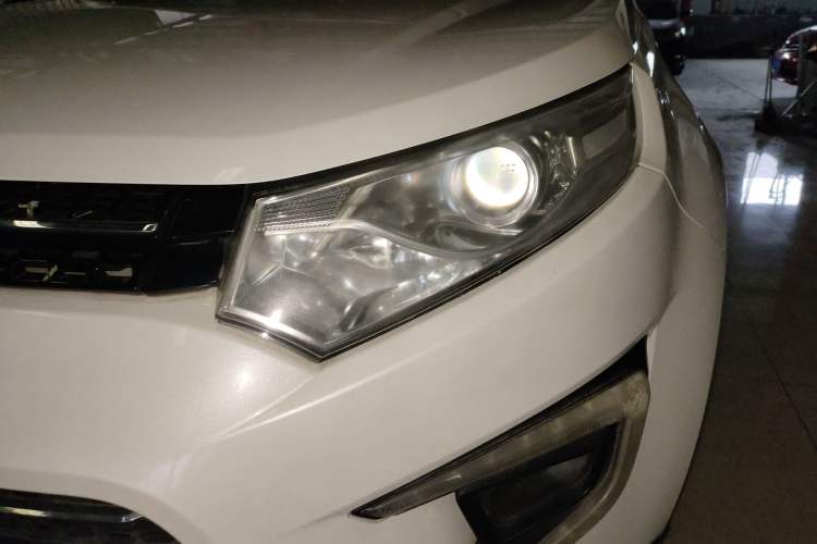 Used JMC Yusheng S330 2016 1.5L GTDi Automatic Two-Wheel Drive Flagship Edition Left Front Headlight