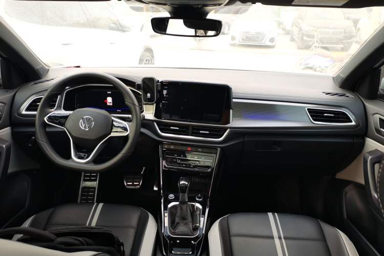 Used Volkswagen T-ROC 2025 300TSI DSG Two-Wheel Drive Chen Guang Edition