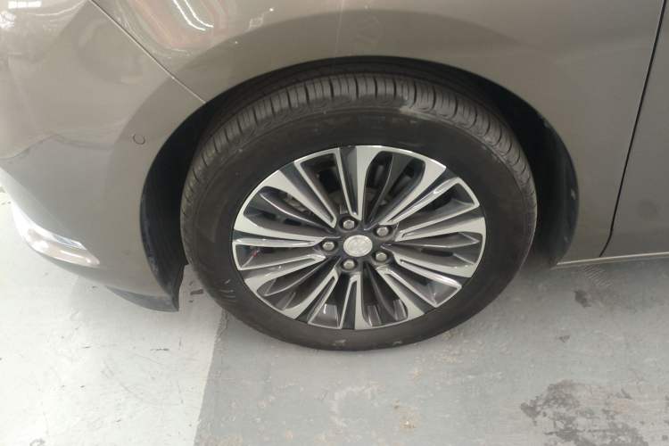 Used Buick GL8 2021 ES Landtrek 653T Luxury Model
