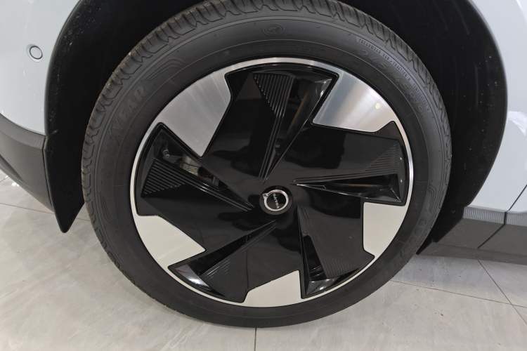 Used Volvo EX30 2025 Rear-Drive Long-Range Version Ultra
