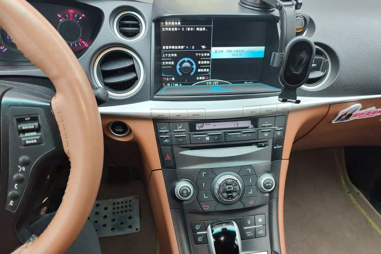 Used Luxgen Great 7 SUV 2013 Limited-Edition Sharp Model 2.2T Two-Wheel-Drive Smart Version