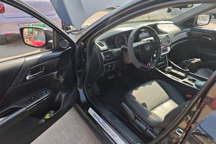Used Honda Accord 2015 2.0L LX Comfort Edition Driver Seat