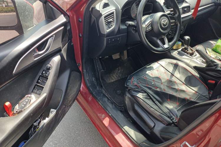 Used Mazda 3 Axela 2017 Sedan 1.5L Automatic Comfort Model Emission Standard China V