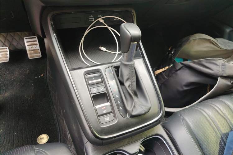 Used Honda Breeze 2023 240TURBO Two-Wheel-Drive Luxury Edition 5 Seats Gear Lever