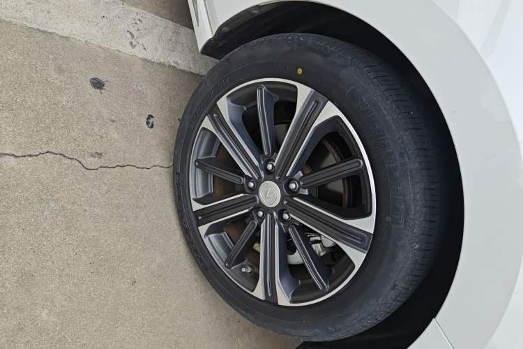 Used CHANGAN Ruicheng CC 2022 Blue Whale Edition 1.5T DCT Luxury Model Right Front Wheel Hub