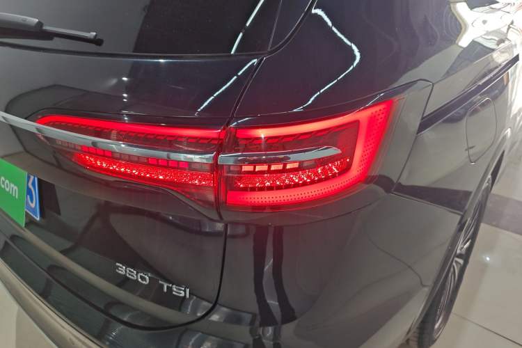 Used Volkswagen Viloran 2023 380TSI Prestige Edition Right Rear Taillight