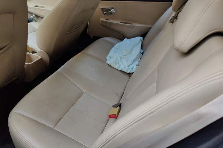 Used Chery Fengyun 2 2013 Hatchback 1.5L AMT Ruìyì Edition Left Rear Seat