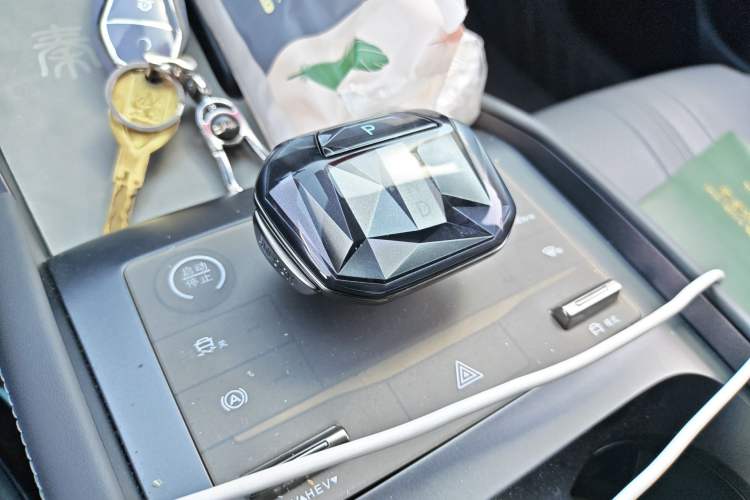 Used BYD Qin L 2024 DM-i 80KM Beyond Model Gear Lever