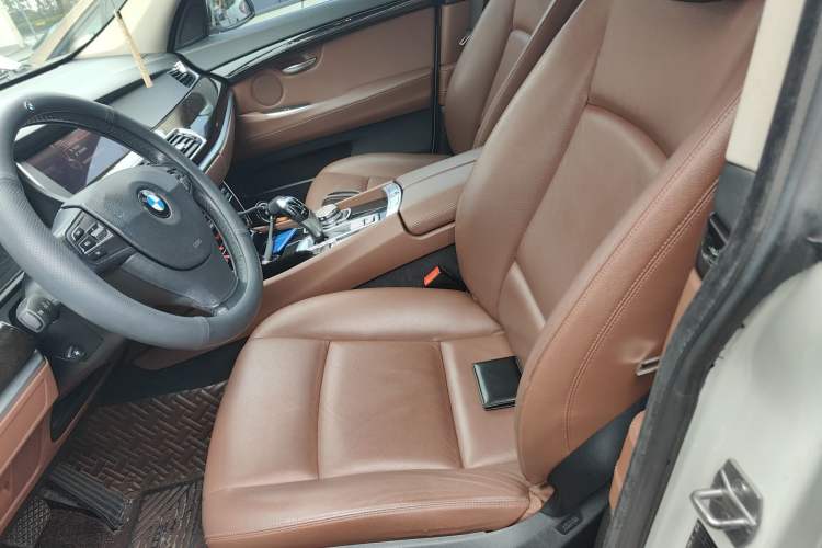 Used BMW 5 Series GT 2015 528i Leading Model
