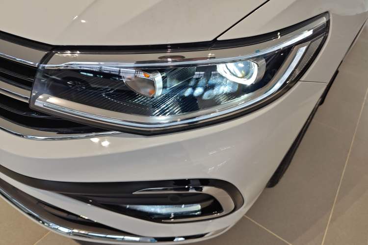 Used Volkswagen Bora 2023 300TSI DSG Prestige Edition
