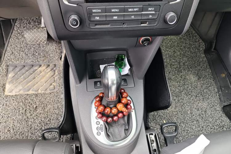 Used Volkswagen Touran 2015 1.4T DSG Comfort Edition 5 Seats Gear Lever