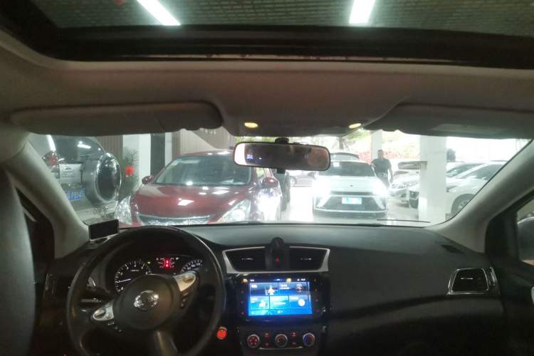 Used Nissan Sylphy 2019 1.6XV CVT Smart Connect Luxury Edition China VI Standard Headliner