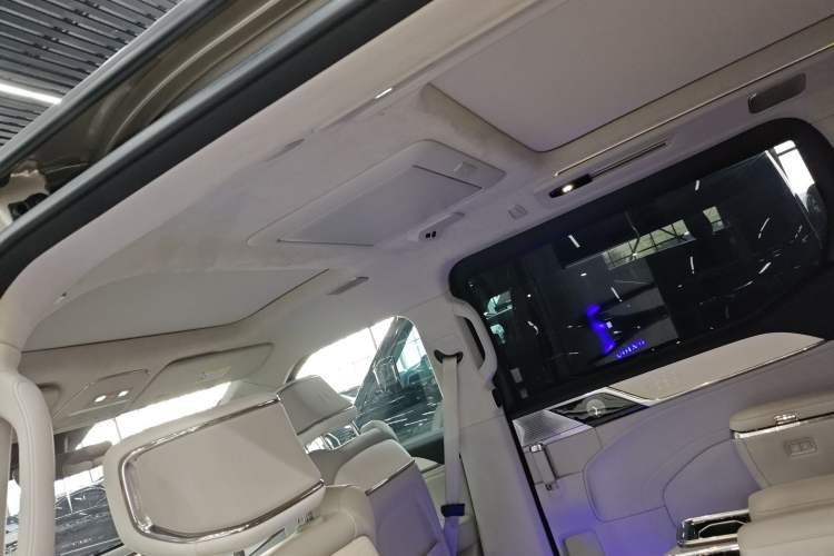 Used Volvo EM90 2025 Ultra Six-Seater