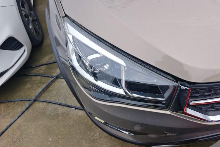 Used Chery Tiggo 3X 2018 1.5L Manual Elite Edition Right Front Headlight