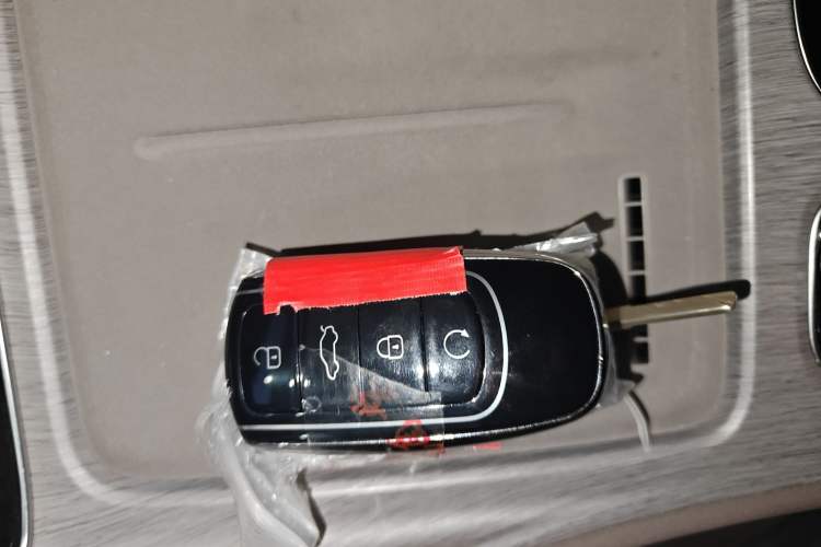 Used Chery Tiggo 8 PLUS C-DM 2025 1.5T 116 km Prestige Version 5 Seats
