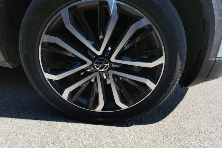 Used Volkswagen T-ROC 2021 280TSI DSG Two-Wheel Drive Comfort Connect Edition Right Front Wheel Hub