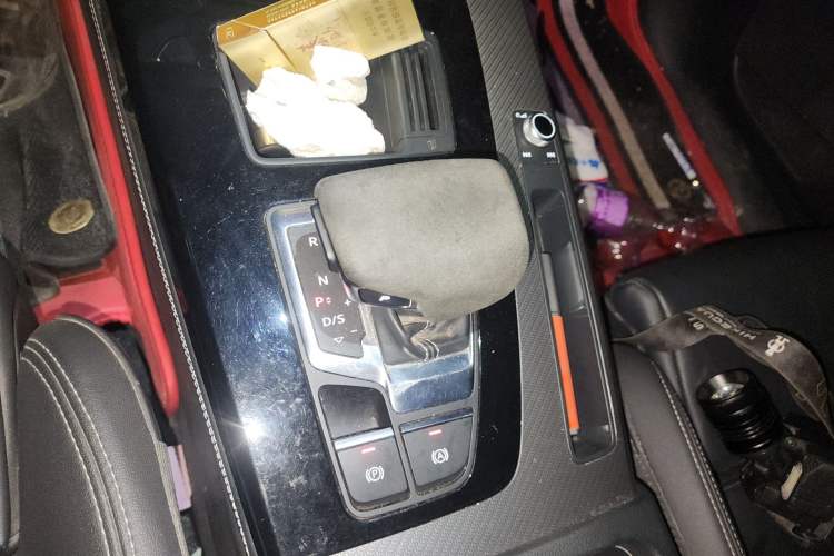 Used Audi Q5L 2022 40T Luxury Dynamic Model Gear Lever