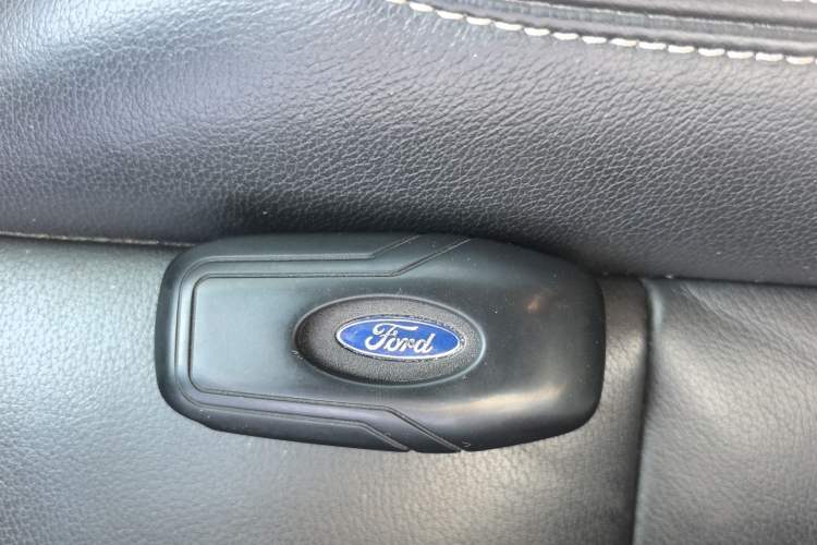 Used Ford Kuga 2015 1.5L GTDi Four-Wheel-Drive Elite Model
