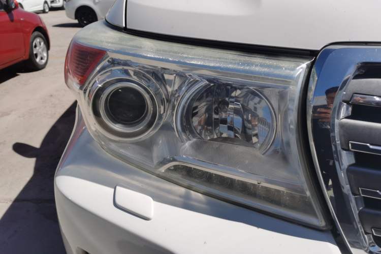 Used Toyota Land Cruiser 2012 4.6L Automatic VX Right Front Headlight