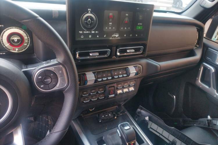 Used 212 T01 2025 2.0T Changfeng
