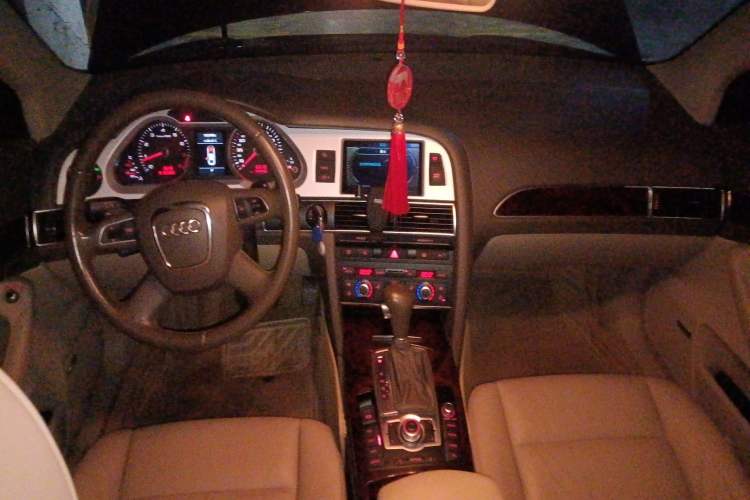 Used Audi A6L 2010 2.4L Comfort Edition
