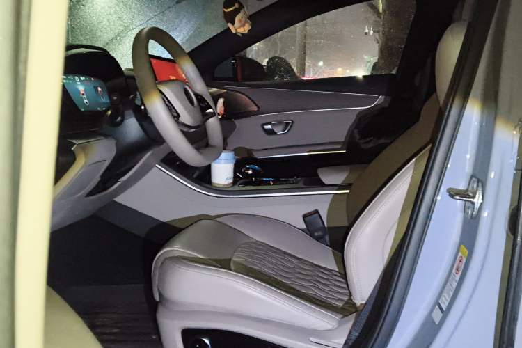 Used BYD Han 2025 DM-i Intelligent Driving Edition 125KM LiDAR Flagship Model
