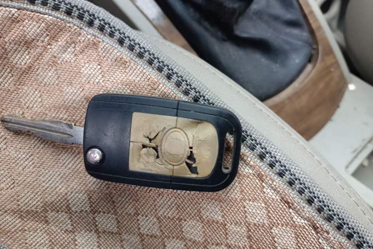 Used Buick Excelle 2015 1.5L Manual Classic Trim Vehicle Key