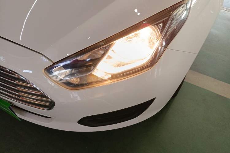 Used Ford Escort 2017 Revised Version 1.5L Manual Comfort Edition Left Front Headlight