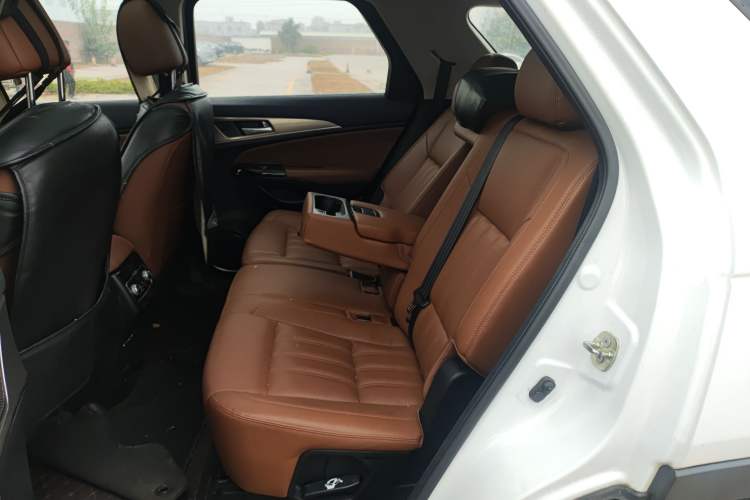 Used Changan CS95 2017 2.0T Two-Wheel Drive Zhiyuan Edition