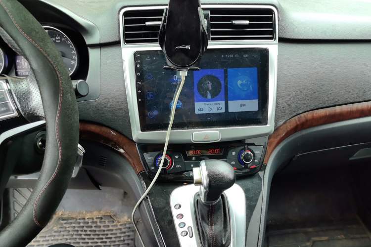 Used Haval H6 2014 Sport Edition 2.4L Automatic Elite Model Audio And AC Panel