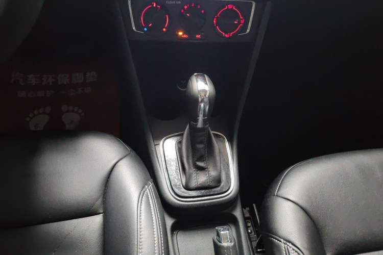 Used Volkswagen Polo 2016 1.6L Automatic Comfort Model Gear Lever