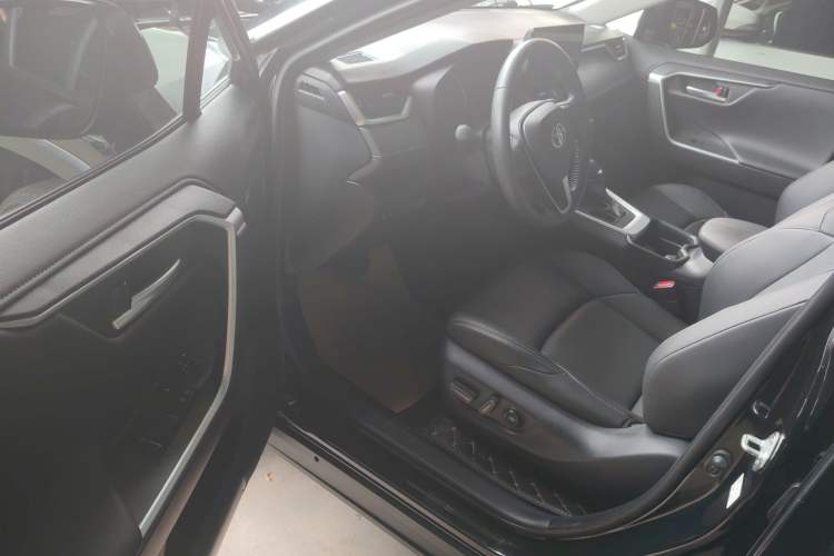 Used Toyota Wildlander 2023 2.0L CVT Two-Wheel Drive Urban Edition Driver Seat